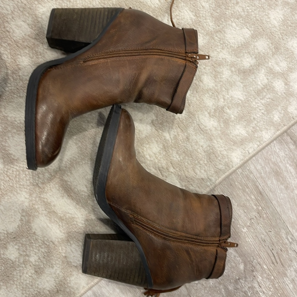 Steve Madden Ankle Booties With Fringe Size 6 - image 4
